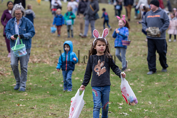 Egg Hunt 250412 033_Simpson