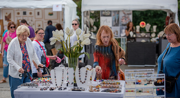 Artist Market 2025 0018_Schisler