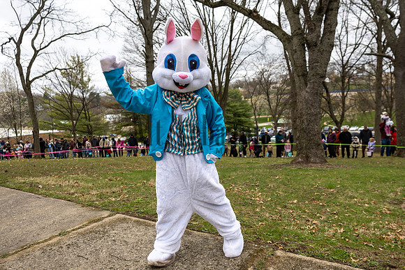 Egg Hunt 250412 025_Simpson