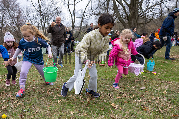 Egg Hunt 250412 032_Simpson