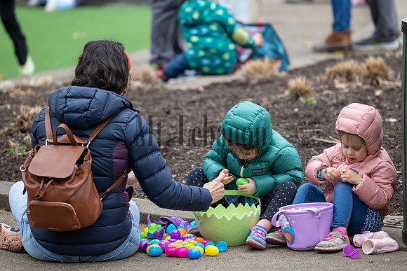 Egg Hunt 250412 036_Simpson